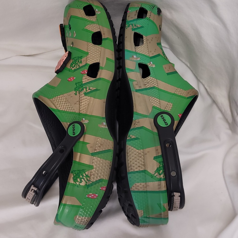 Crocs Minecraft Classic Clog Green Multi Video Game Mens Size 11 Jibbitz Charms - Picture 12 of 13